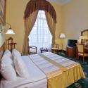Готель Айвазовский Одесса - номер полулюкс двуспальная кровать