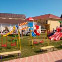 Пансіонат Бриз de Luxe - детская площадка - качели