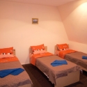 База відпочинку Драгобрат - кровати в 3-х местном номере гостиницы