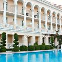 Готель Palace Del Mar - бассейн и фасад