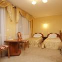 Готель Станиславский - номер Люкс 3- комнатный (четырехместный) спальня с раздельными кроватями