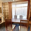 Готель VIP - резиденция - стол в номере Апартамент тип 1