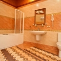 Готель VIP - резиденция - ванная  в номере Апартамент тип 1